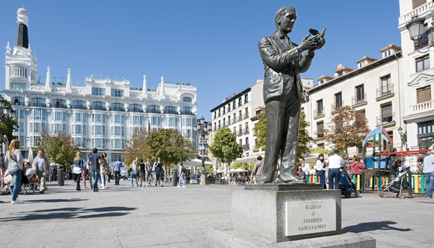 Estatua de Federico Garcia Lorca 